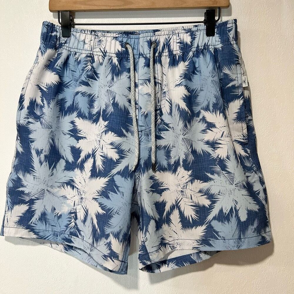 Seersucker Stretch Volleys Swim Short in DENIM VINTAGE SUMMER